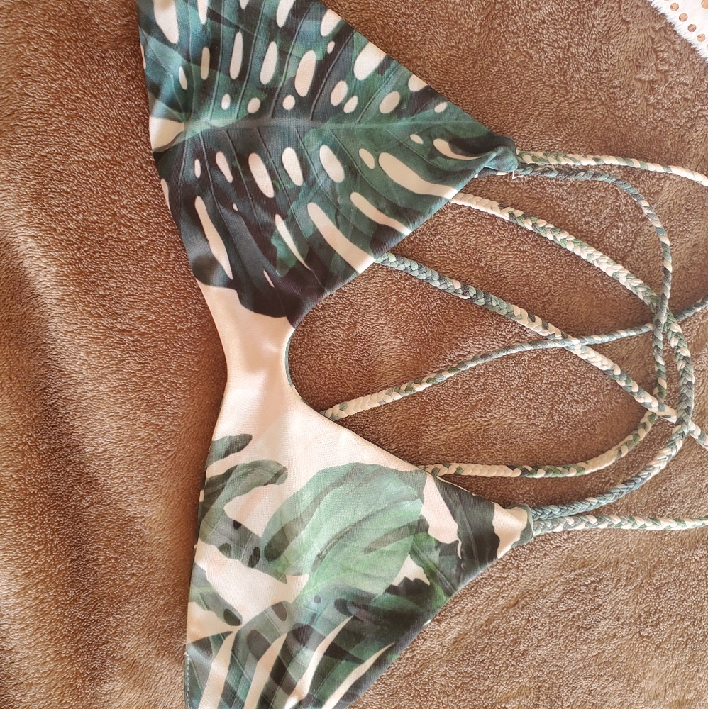 Stone fox swim top